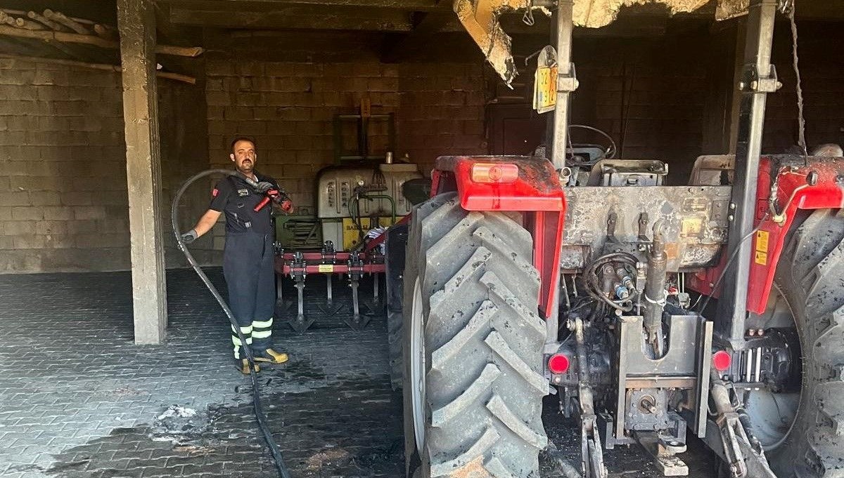 adiyamanda depodakitraktor alev aldi 3OZDwZij