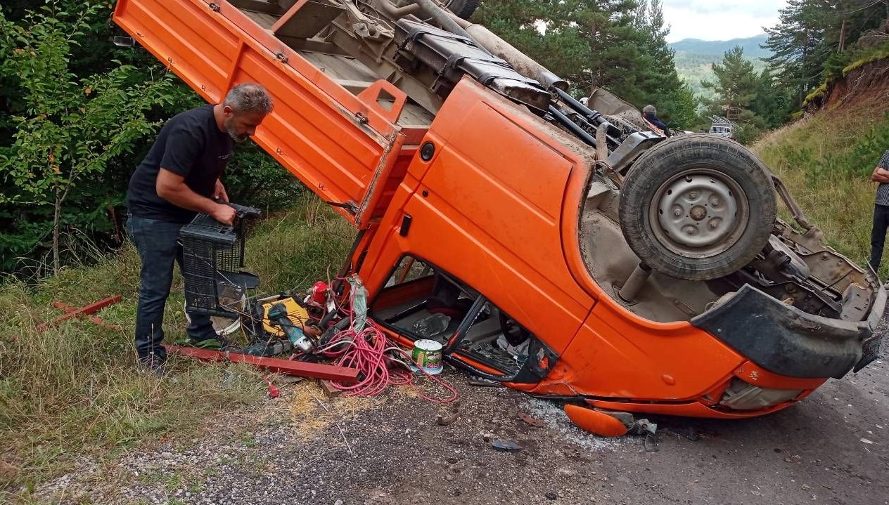 ardahanda trafik kazasi 3 yarali Dq3S6RZk