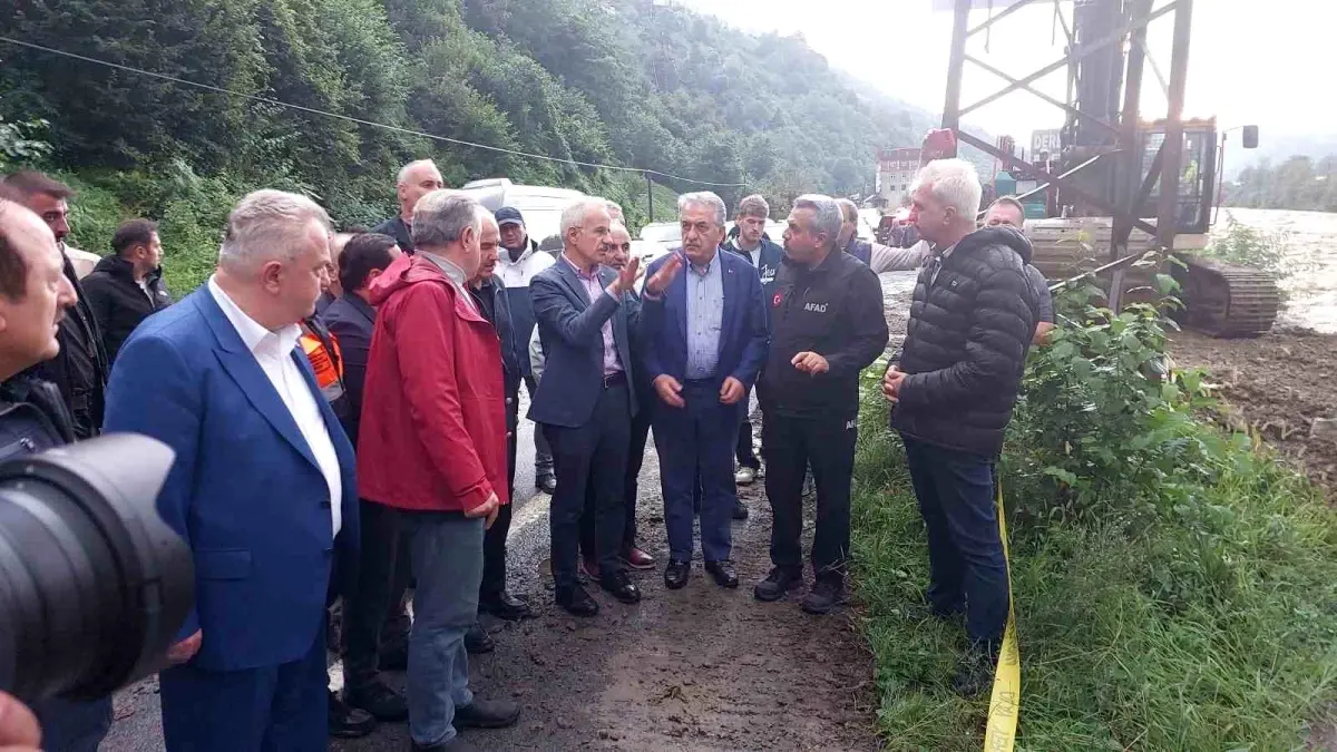 bakanlar rizede sel ve heyelan incelemesi BxH9pyGb