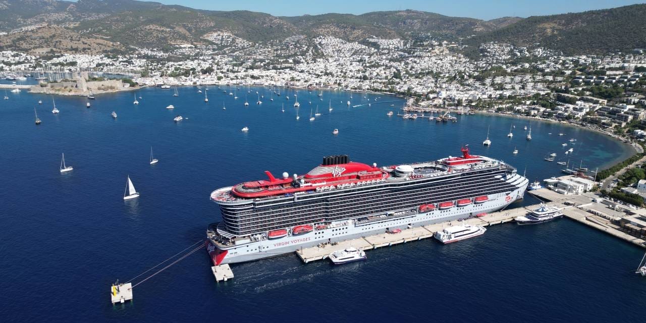 bodruma turist akini 2 bin 521 kisi ayni gemiden indi K5GLnaXT