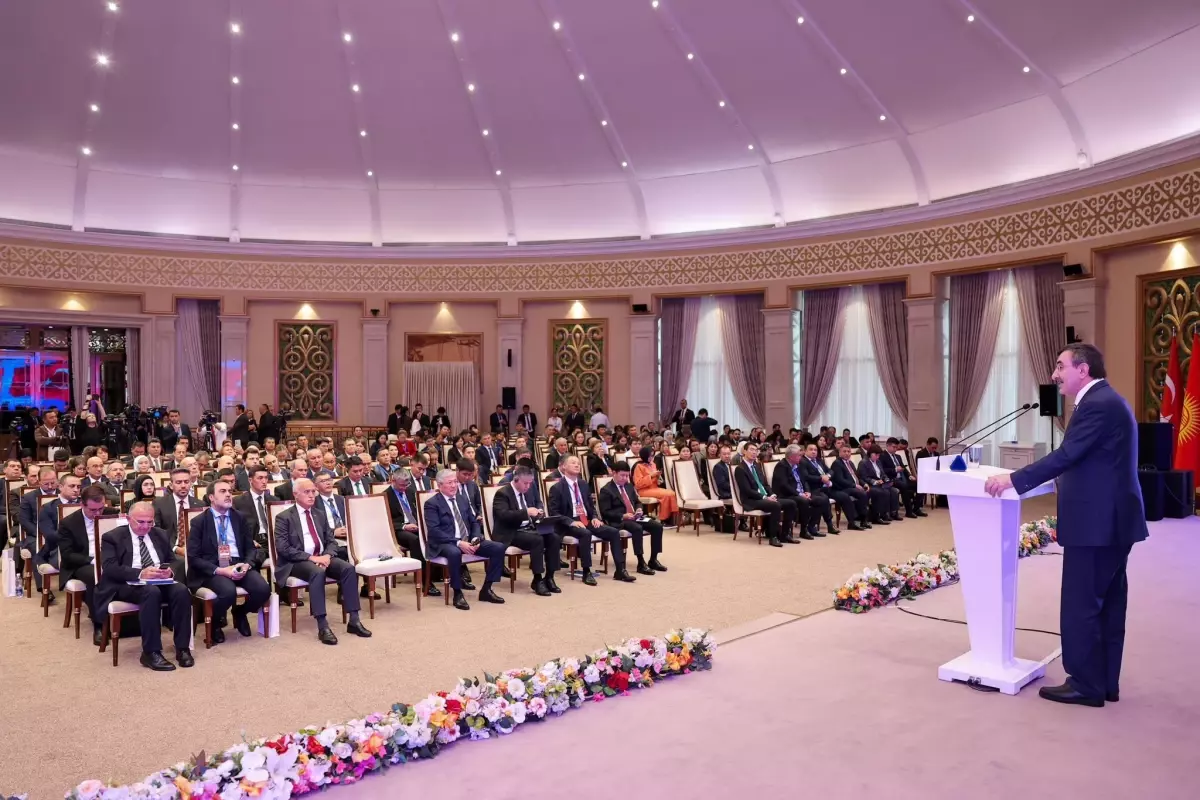 cevdet yilmaz kirgizistanda is forumuna katildi Wau8tQcH