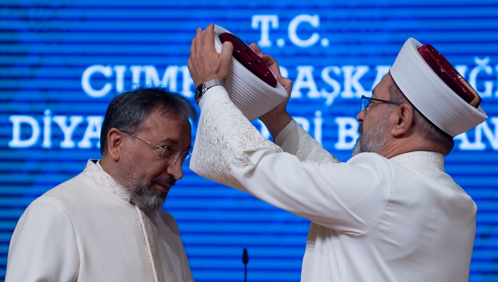 diyanet isleri baskanliginda devir teslim toreni EffThg9f