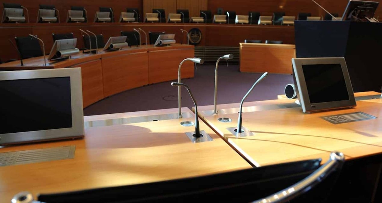 her sey facebookta katildigi cekilisle basladi 61 dolandiricilik vakasiyla yargilanirken tek hareketiyle beraat etti VMCanjT7