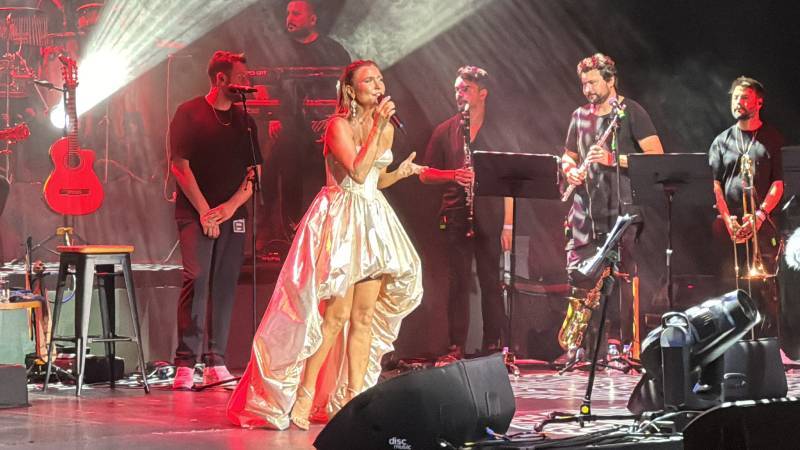 sevval sam ozel repertuvariyla harbiyede agajlRcL