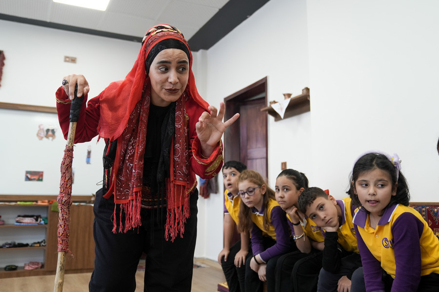 cocuklarimizi sahneye tasimak icin calistiriyoruz idxYlyN1.jpg