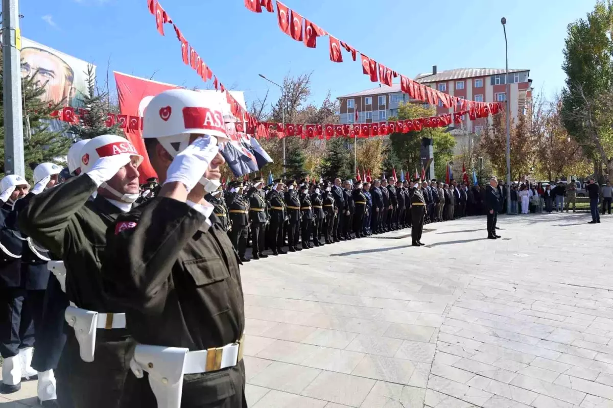 cumhuriyetin 102 yil donumu toreni agrida kutlandi YCpavhb9.jpg