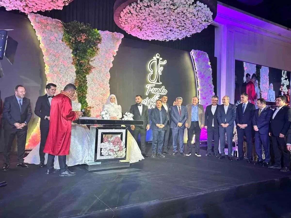 isa gunun ogullari evlendi rWXnIIDk.jpg