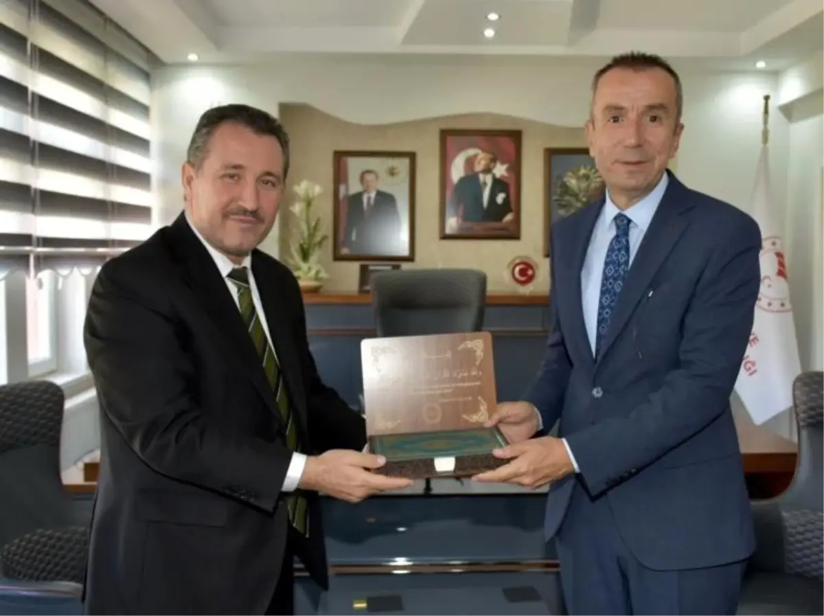 muftu dilekten tarim muduru ayvalika ziyaret B5M4YPOI