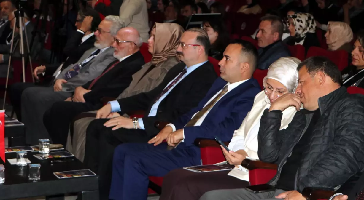 prof dr aydemir sanat hakikati anlatmak icin gereklidir w8iJtuyf.jpg