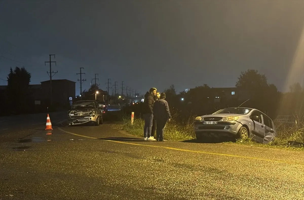 sakaryada otomobil kazasi 3 yarali dIii252t.jpg