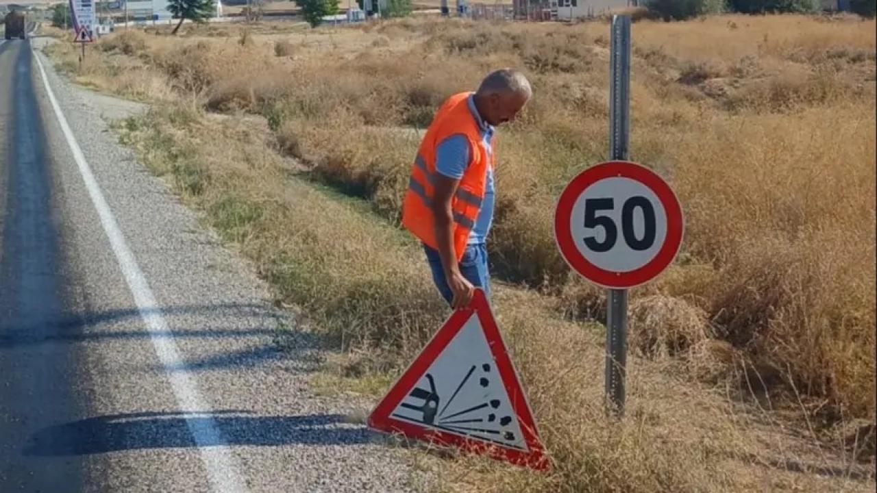 bakan duyurdu 32 bin 845 trafik levhasi kaldirildi TaJfbAvI.jpg