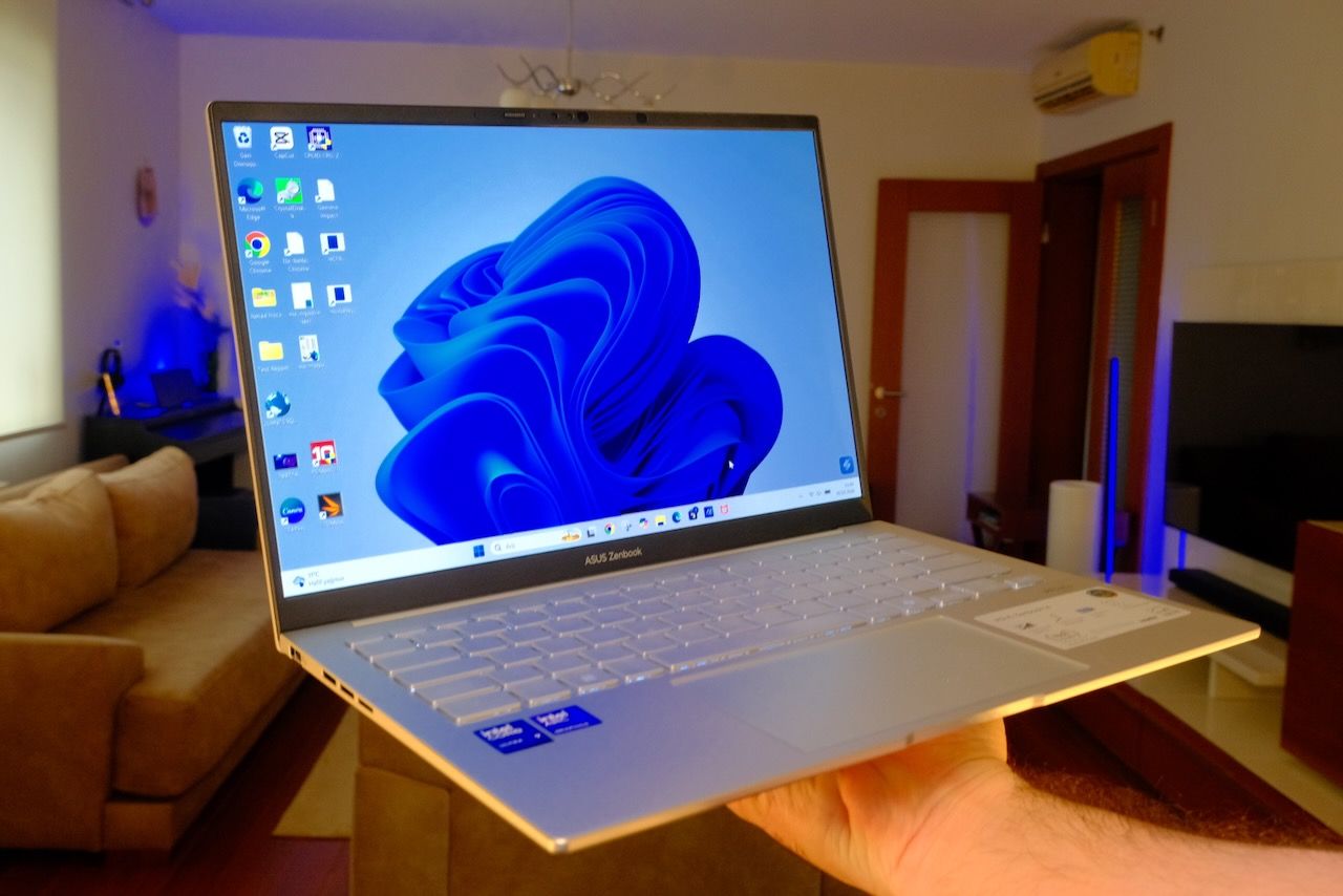 ASUS Zenbook 14 UX3405CA inceleme, yorumlar, video