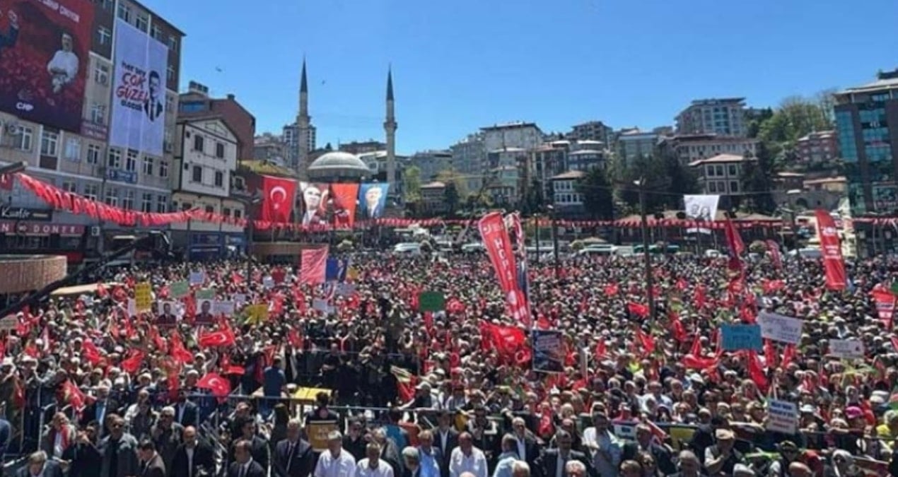 erdoganin-yuzde-73-oy-aldigi-rizede-chp-mitinginde-tarihi-kalabalik-pQsvwGvs