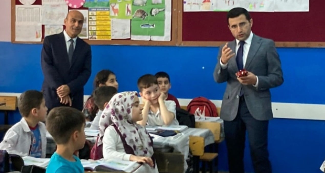 MEB’in Alan Dışı Ücretli Öğretmen Atamaları Eğitimde Kaliteyi Olumsuz Etkiliyor