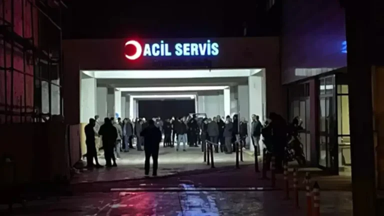 siverekte-zincirleme-trafik-kazasi-olu-ve-yaralilar-var-DC1On8lT