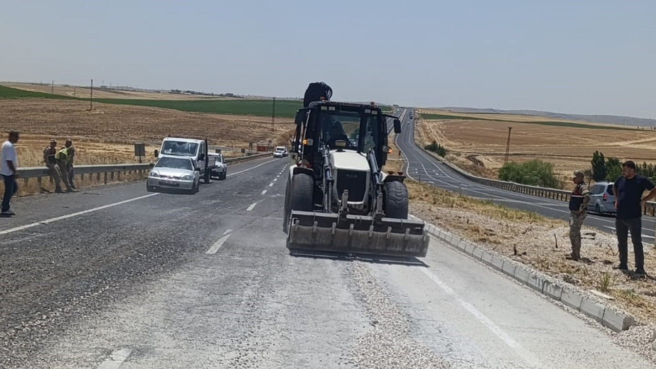 Diyarbakirda hafriyat kamyonu devrildi 1 yarali XFO2WvJe