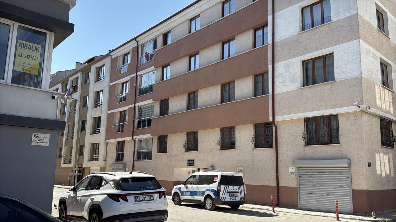 Günlerdir haber alınamıyordu: Eve giren ekipler korkunç manzarayla karşılaştı!